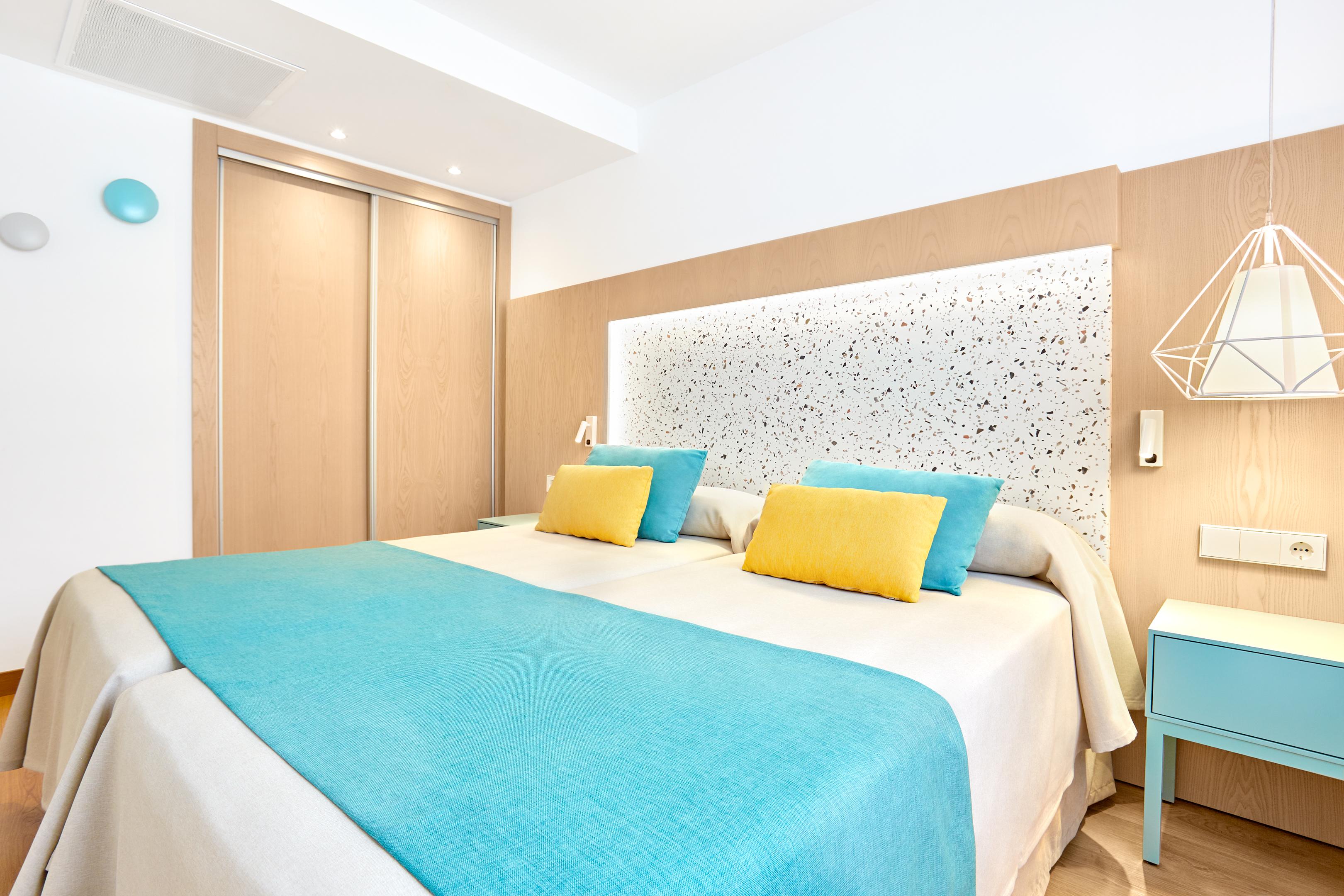 Universal Aparthotel Elisa Playa de Muro  Exterior photo