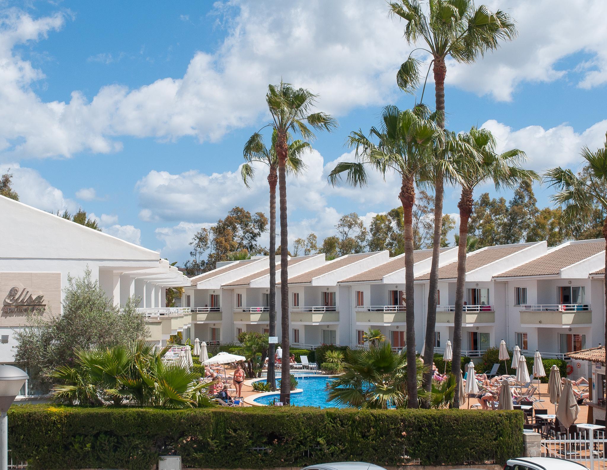 Universal Aparthotel Elisa Playa de Muro  Exterior photo