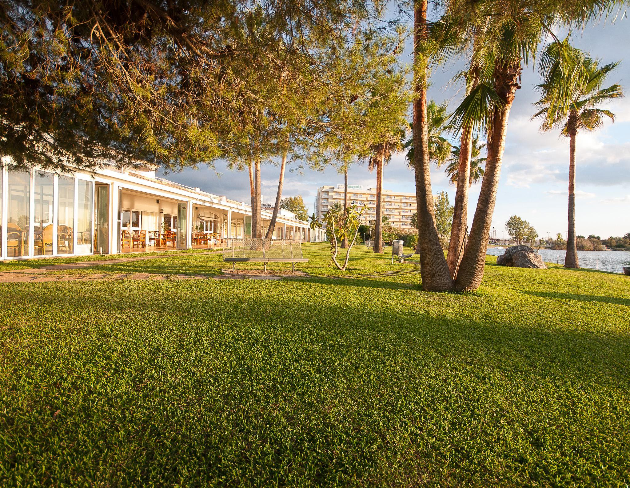 Universal Aparthotel Elisa Playa de Muro  Exterior photo