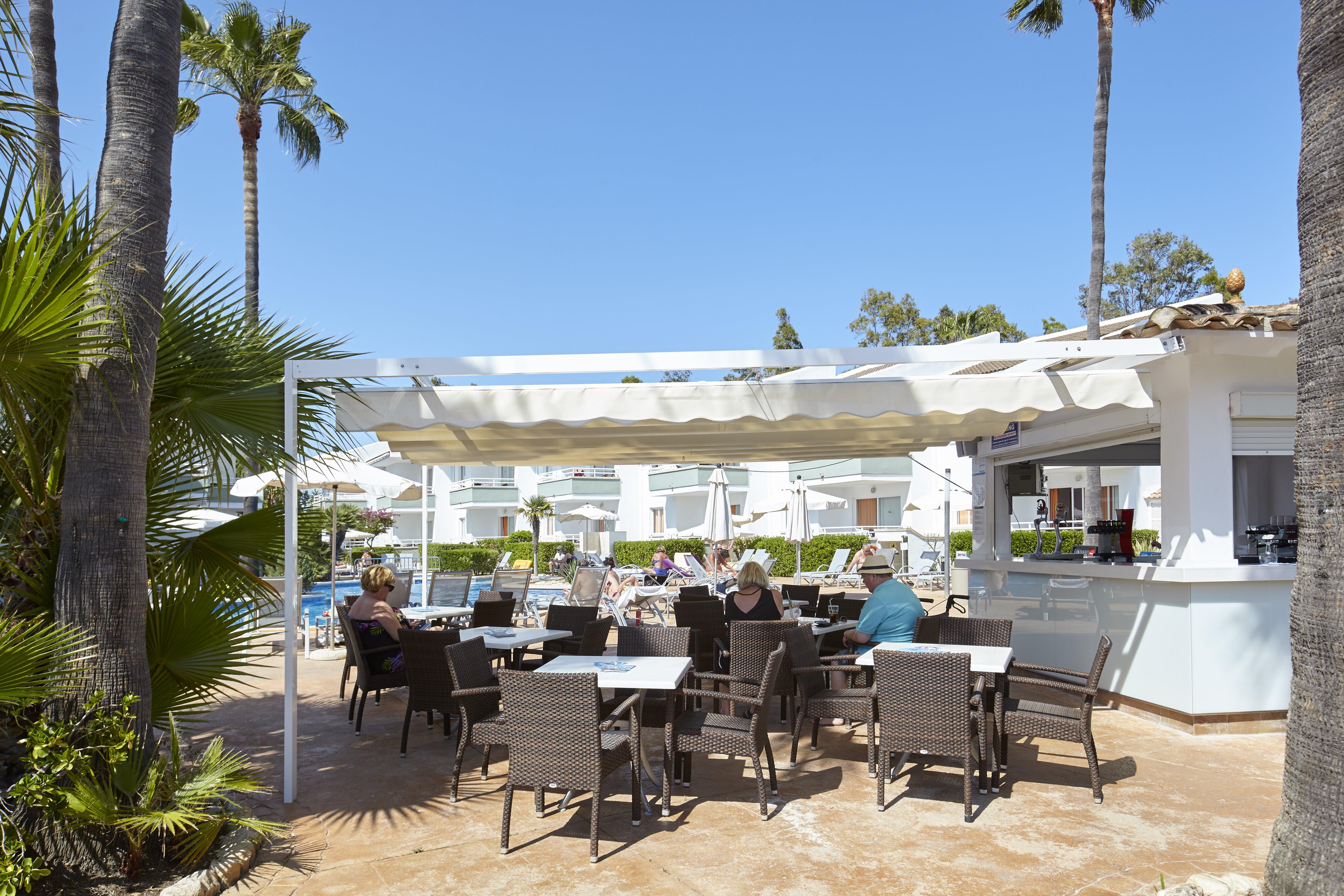 Universal Aparthotel Elisa Playa de Muro  Exterior photo