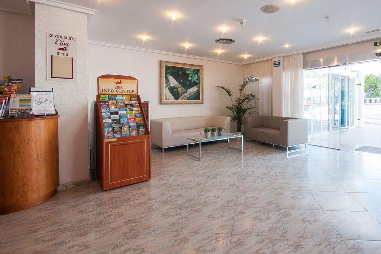 Universal Aparthotel Elisa Playa de Muro  Exterior photo
