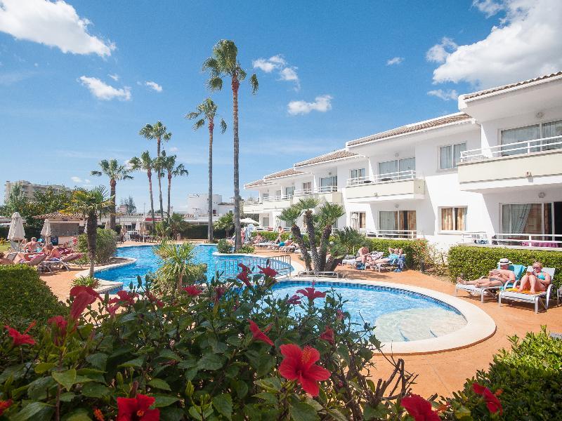 Universal Aparthotel Elisa Playa de Muro  Exterior photo